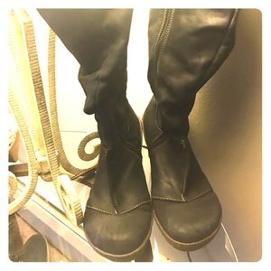 Elnatualista black  Vegan leather knee hi boots..